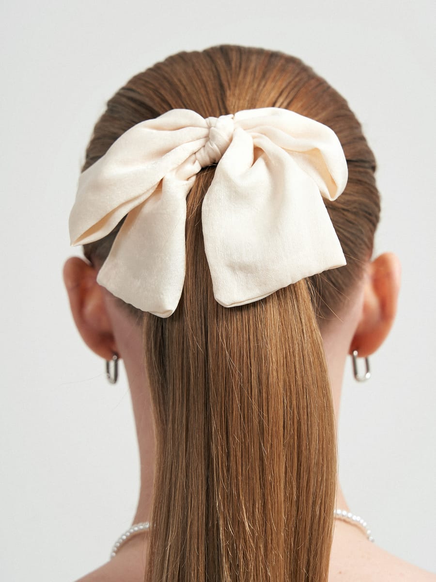 Большой бант на резинке